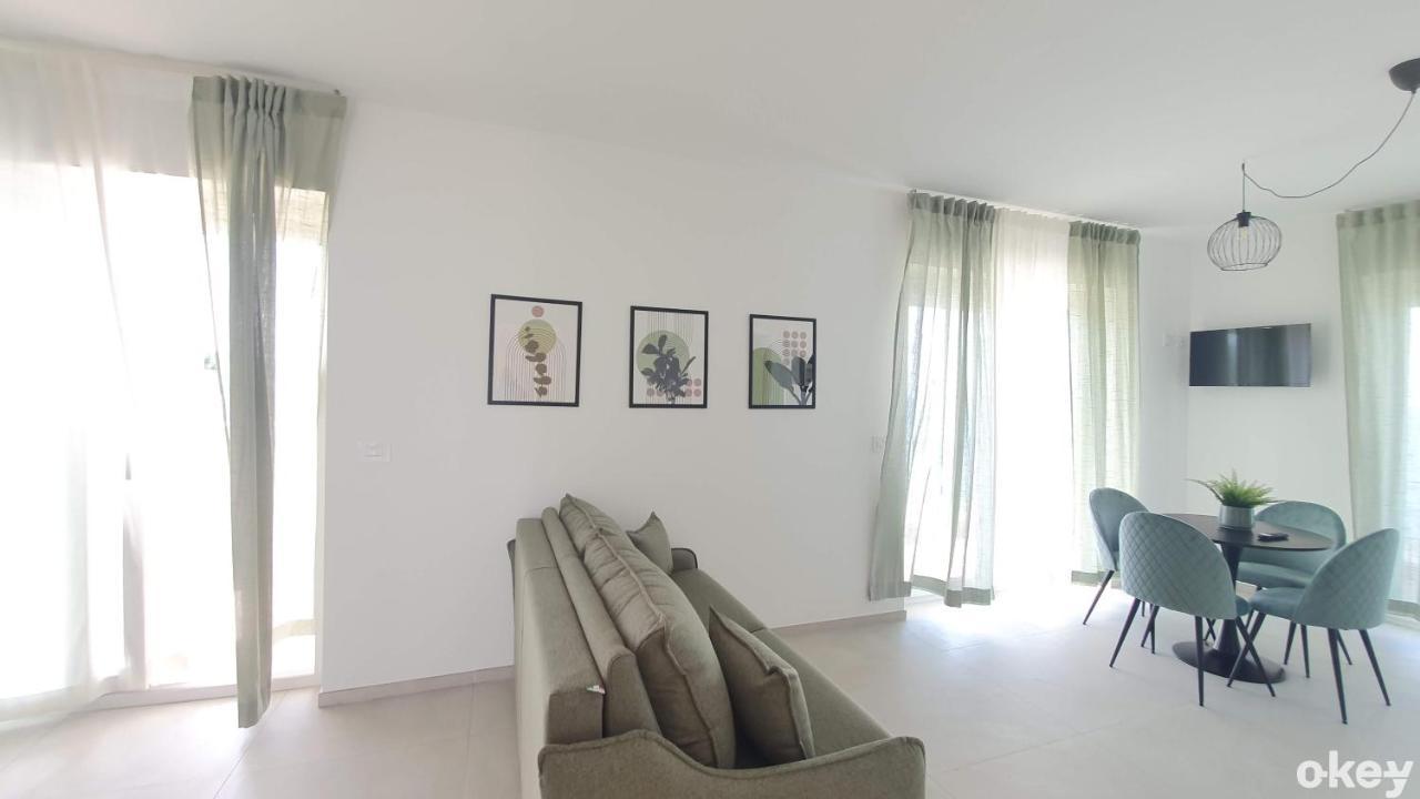Villa Mediterranea Apartments - Seaview, Pool & Garden Bari Dış mekan fotoğraf