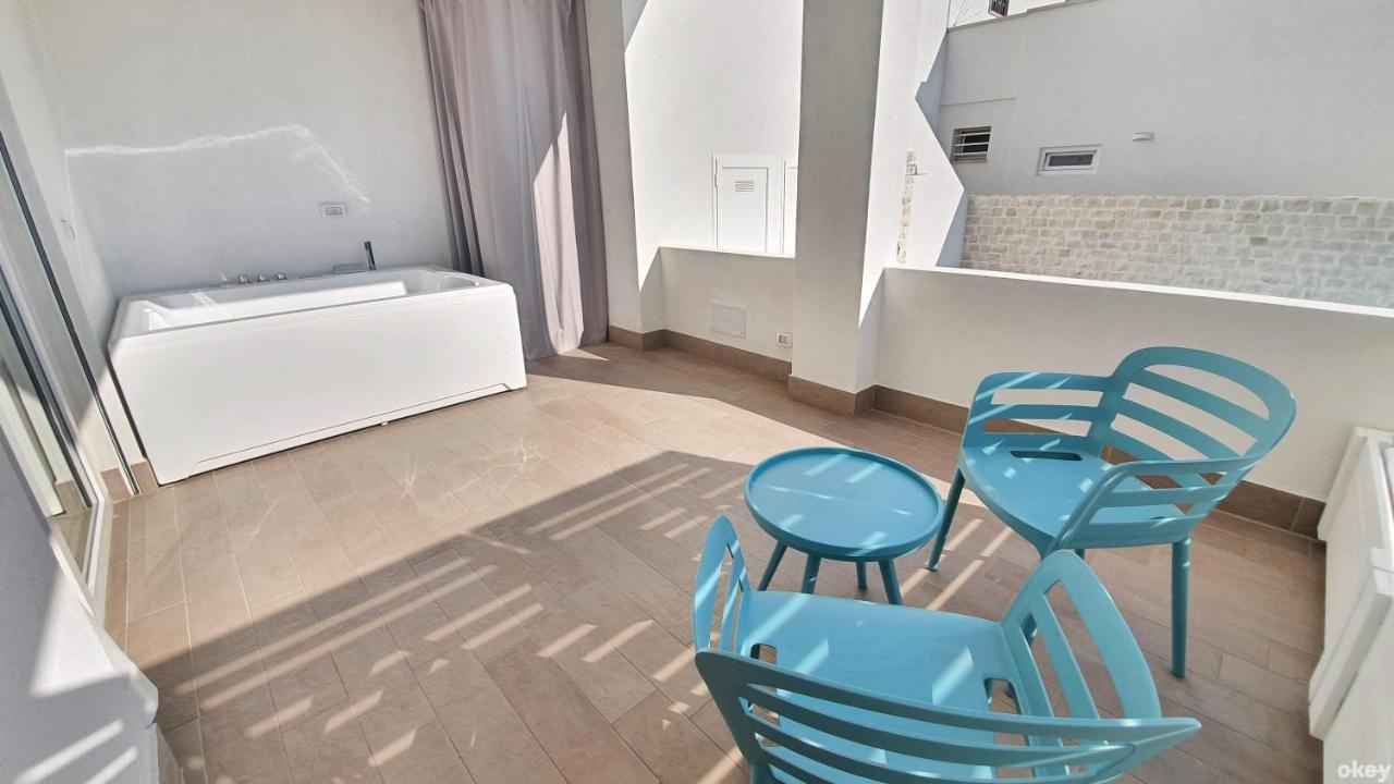 Villa Mediterranea Apartments - Seaview, Pool & Garden Bari Dış mekan fotoğraf