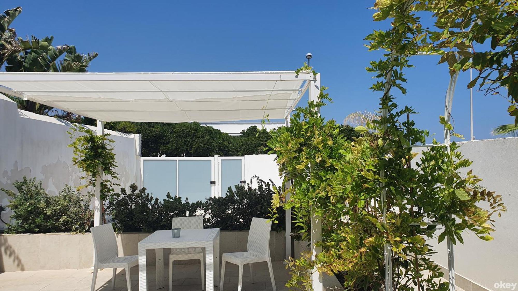 Villa Mediterranea Apartments - Seaview, Pool & Garden Bari Dış mekan fotoğraf