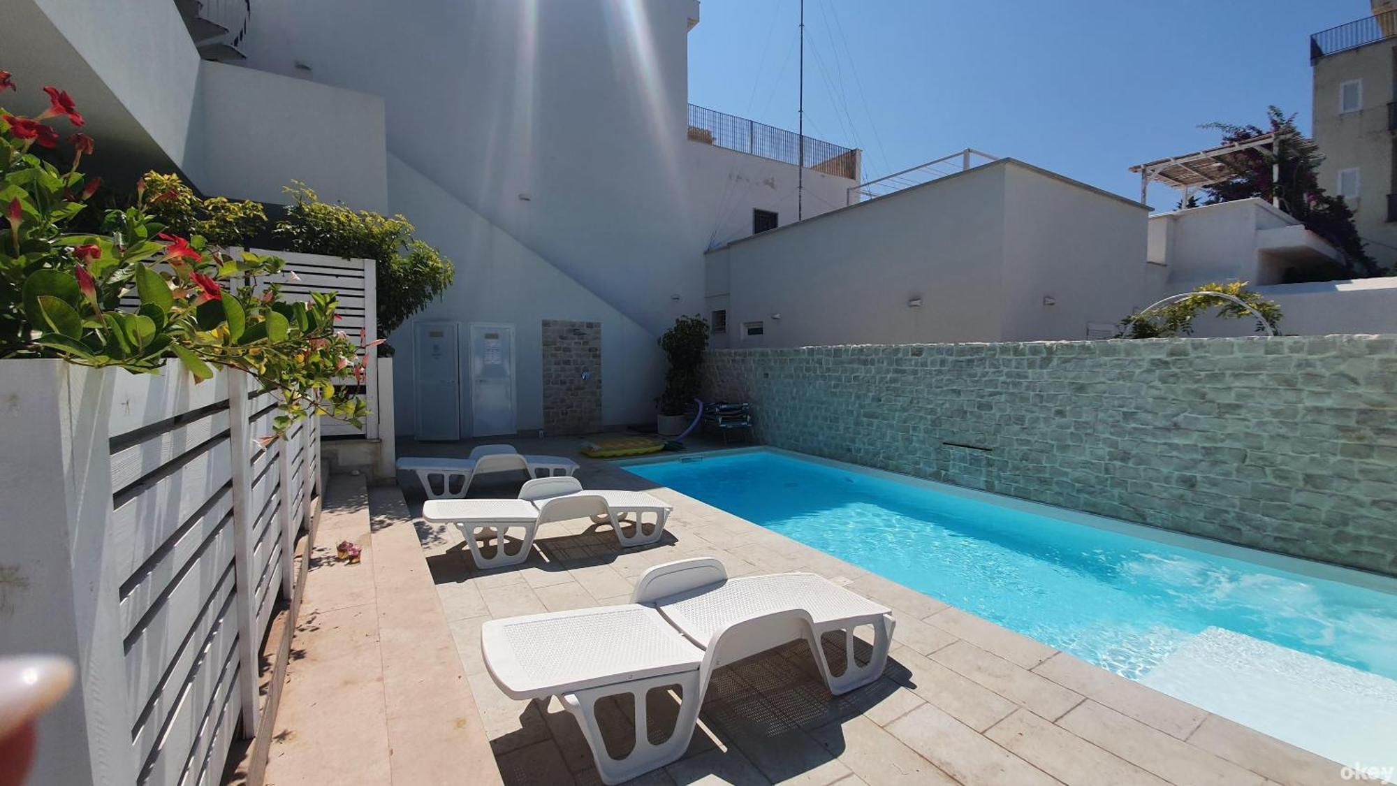 Villa Mediterranea Apartments - Seaview, Pool & Garden Bari Dış mekan fotoğraf